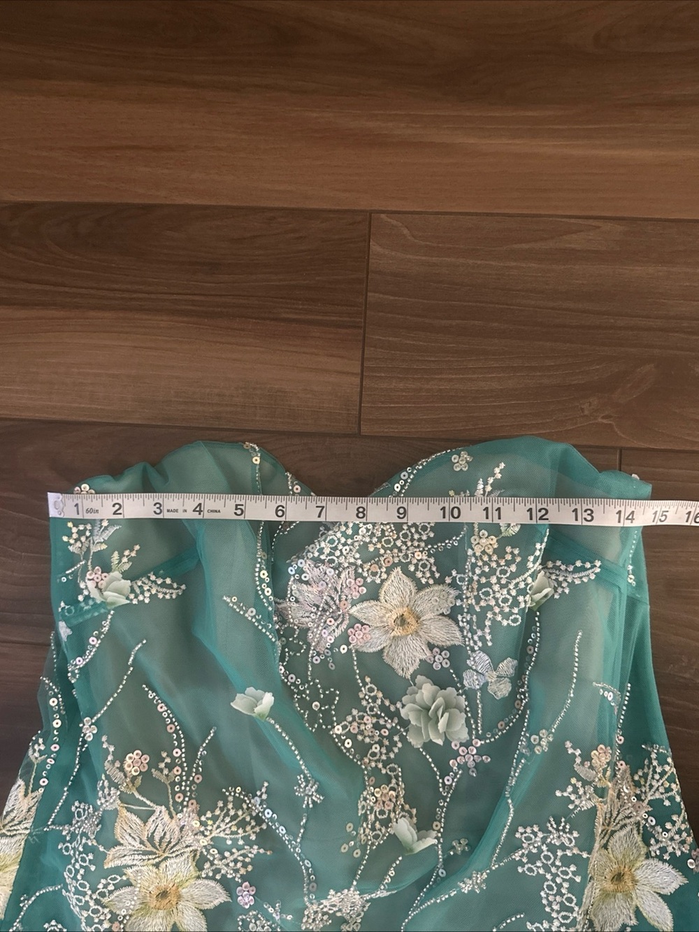 HELSI
Francine
Embellished Floral
Appliqué Strapless
Cocktail Dress - Picture 7 of 7